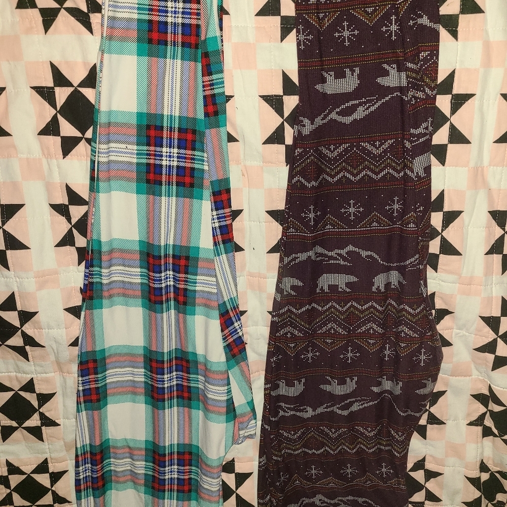 2 pairs holiday leggings. Time and Tru. Sz 1x